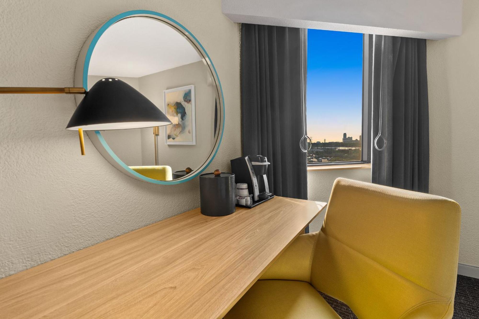 Crowne Plaza Houston Med Ctr-Galleria Area By Ihg Exterior photo